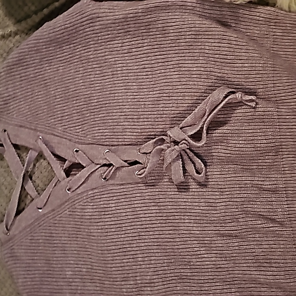 Lavendar sweater - Picture 3 of 4
